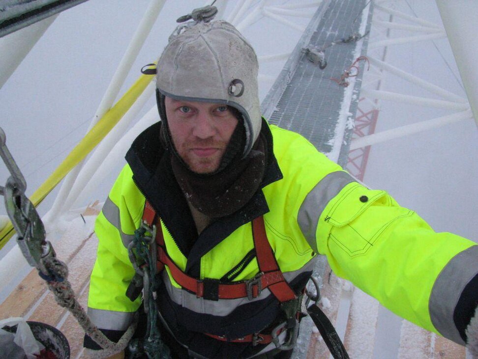 �������